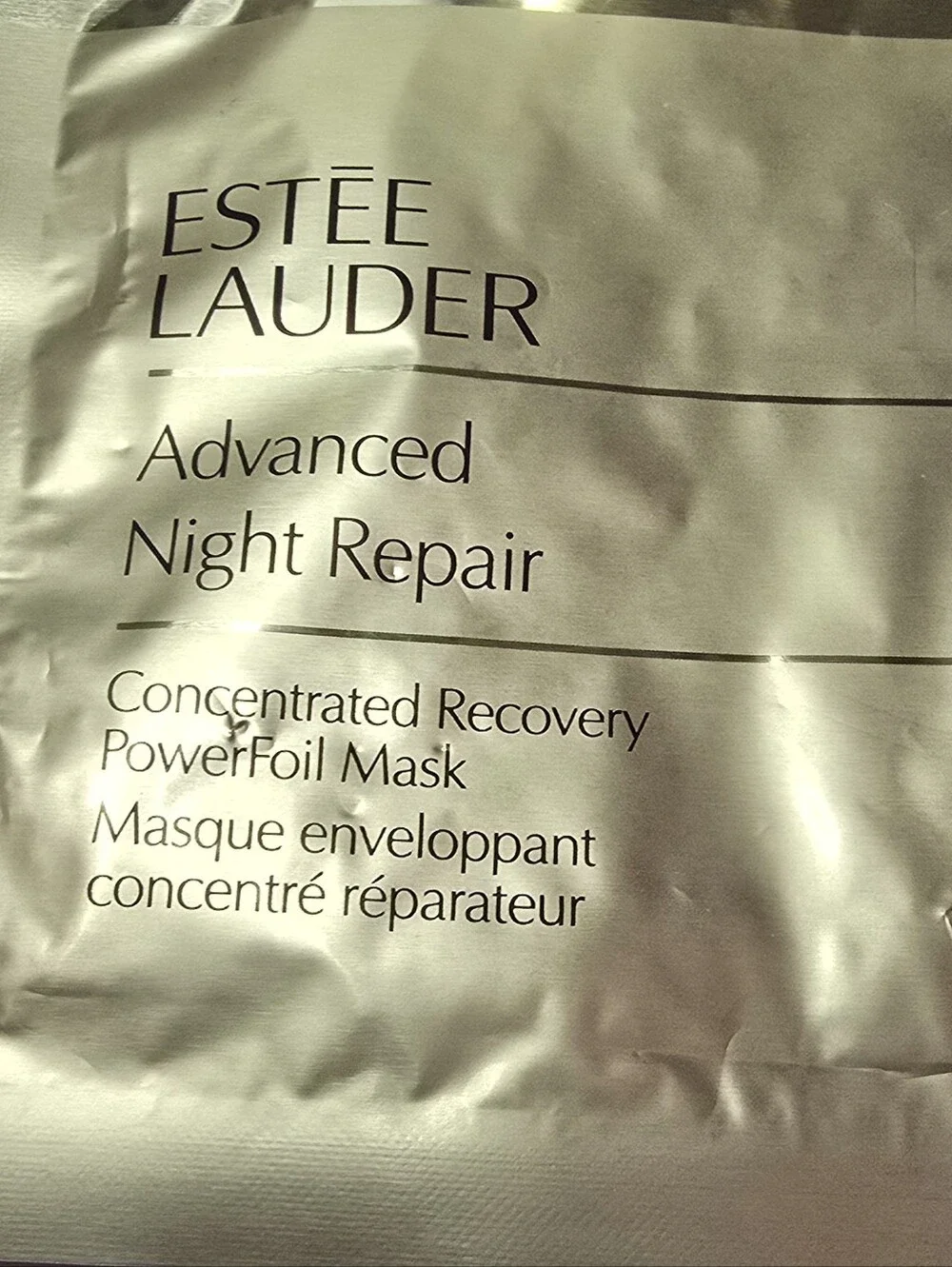 Estee Lauder Re-Nutriv Ultimate Diamond Skincare Set With Pouch - Picture 8 of 9